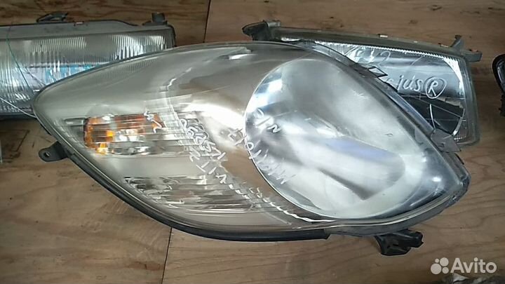 Фара левая Тойота Витц KSP90 2006 из Японии
