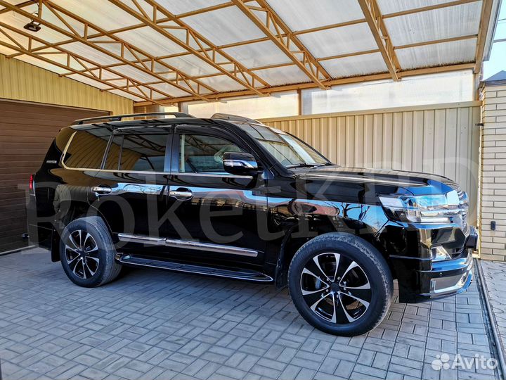 Рестайлинг Toyota Land Cruiser 200 2016+ D8764