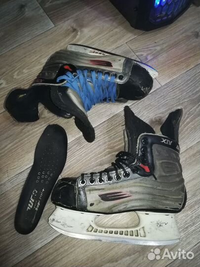 Коньки хоккейные