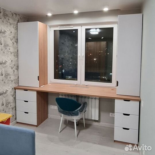 Рабочая зона у окна