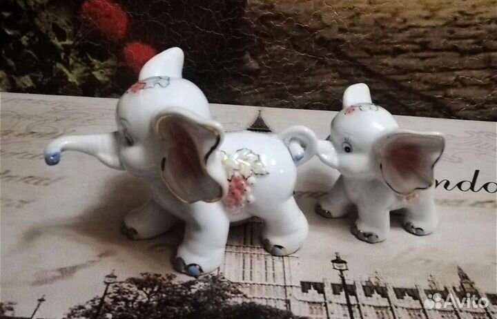 Фигурки слоники. Витринное хранение