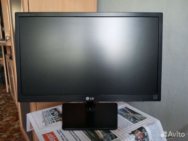 Монитор LG 22