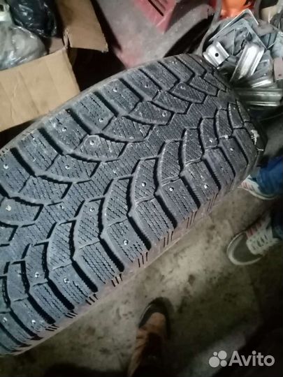 Bridgestone Blizzak Spike-02 SUV 225/60 R17 112T