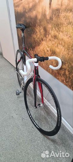 Трековый карбоновый велосипед Pinarello Xtrack