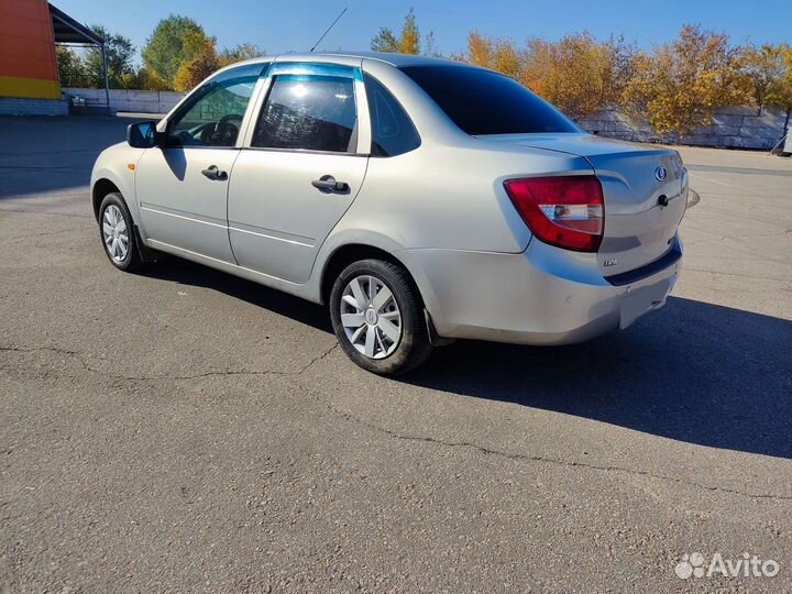 LADA Granta 1.6 МТ, 2013, 330 000 км