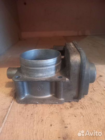 Дрроссельная Заслонка Гольф Кадди 038128063C