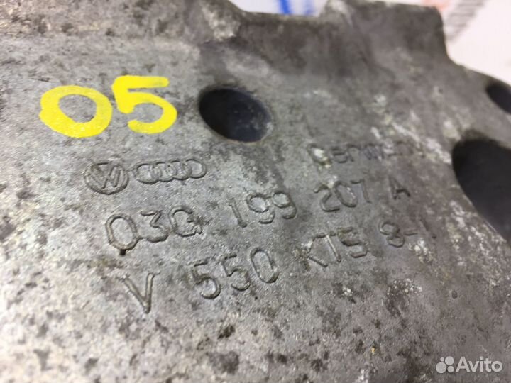 Шкода Октавия Кронштейн навесного оборудования