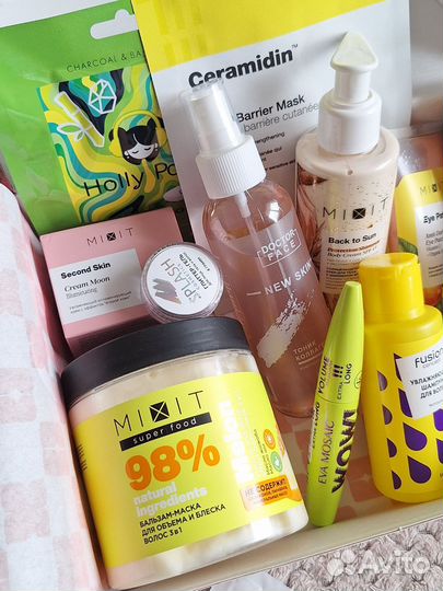 Набор косметики пакетом бьюти бокс Подарок