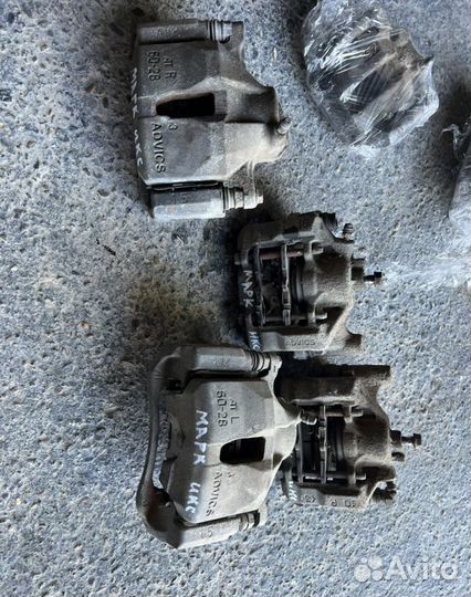 Тормозной суппорт для Toyota Mark X