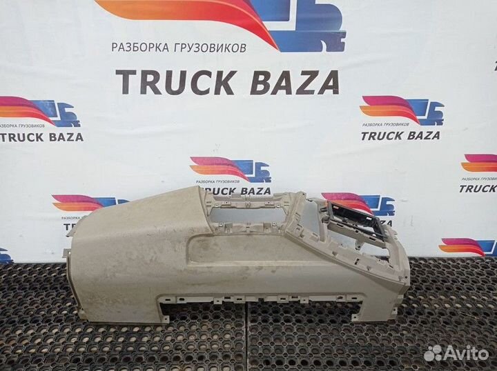 Передняя панель салона Renault Kerax