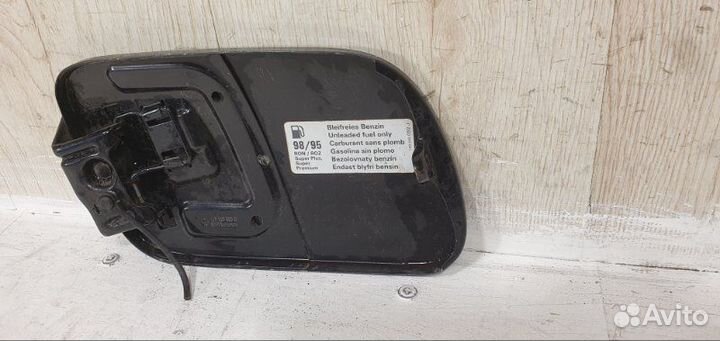 Лючок бензобака Volkswagen Touareg 7L