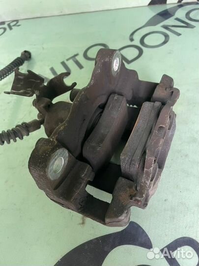 Суппорт задний правый Volkswagen Touareg 7L