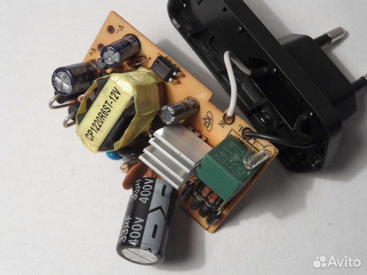 Источниктока12В2А