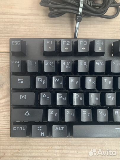 Клавиатура с высоким ходом и съёмными клавишами