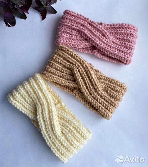 Вязаные манишки и повязки на голову