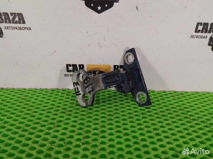 Петля двери левой верхняя L Land Rover Freelander