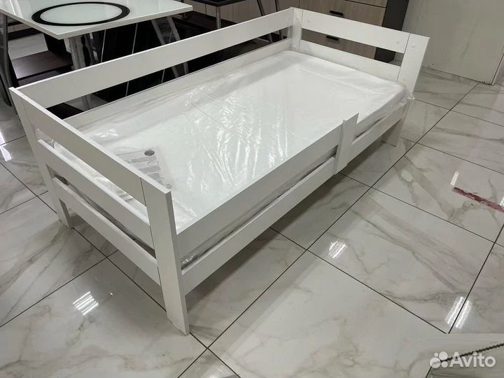 Детская кровать из массива березы новая