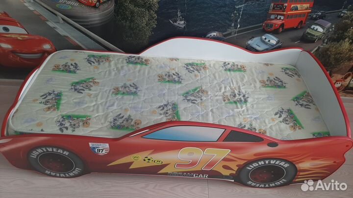Детская кровать машинка с матрасом