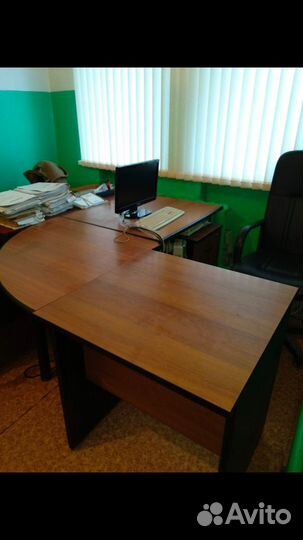 Офисный стол