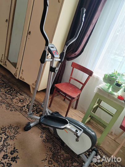Эллиптический тренажёр housefit
