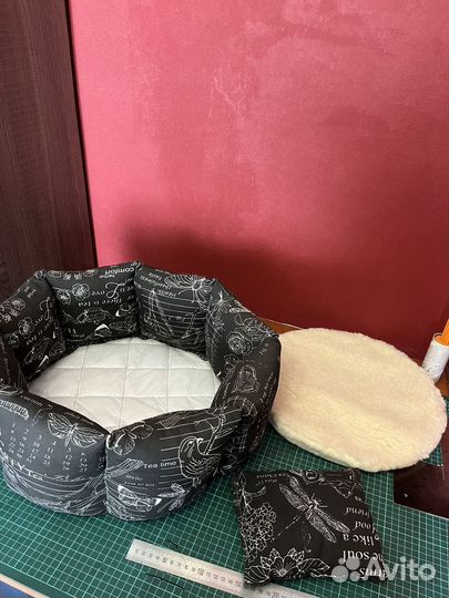 Лежанка для собак и кошек