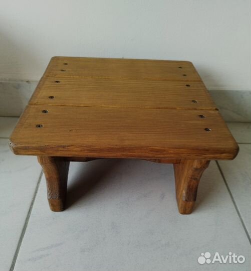 Подставка из дерева