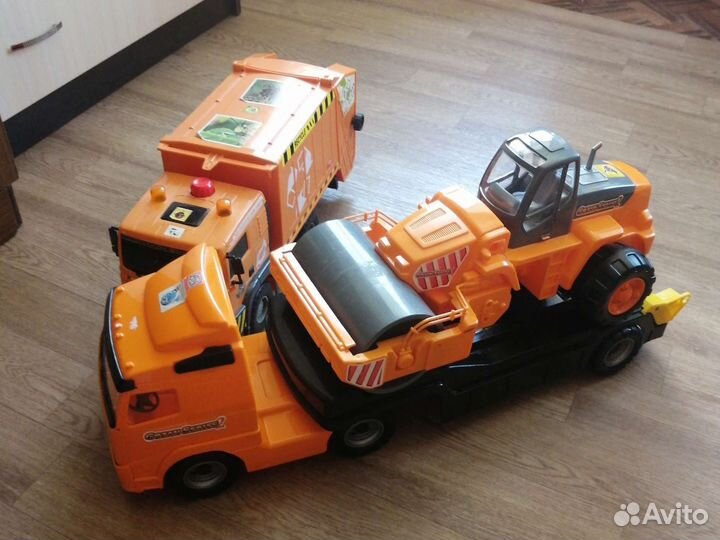 Машины:мусоровоз,каток и тягач набором,цена за все