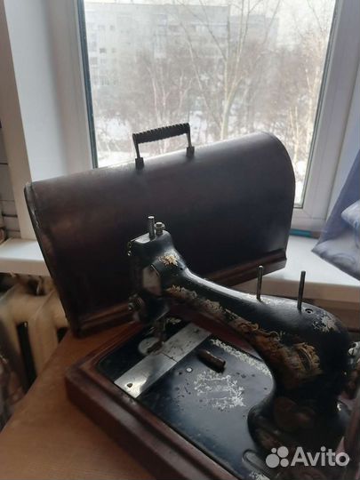 Швейная машина Singer