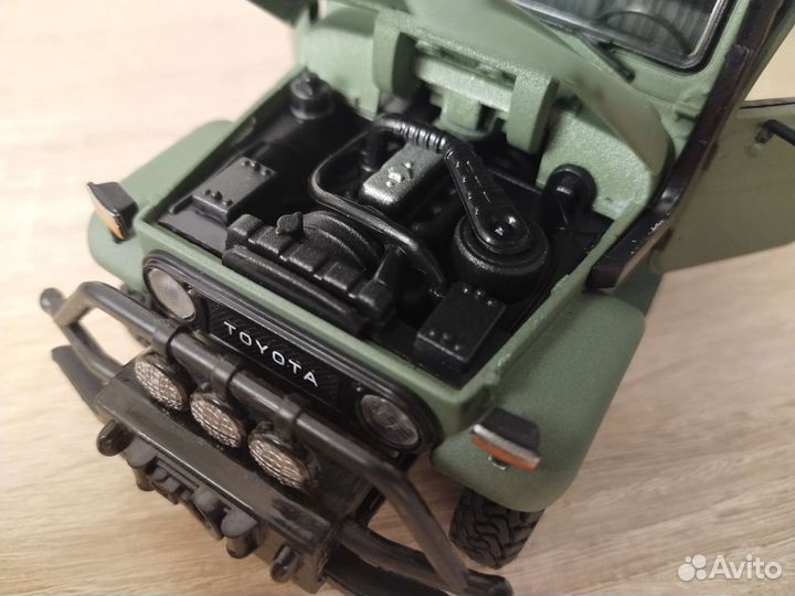 Модель 1:24, новая, Toyota FJ40 Land Cruiser