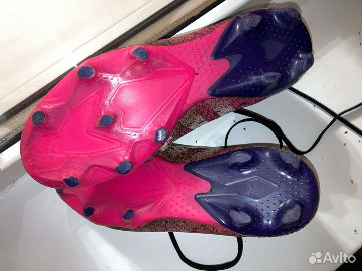 Футбольные бутсы