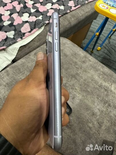 Мобильные телефоны бу iPhone 11