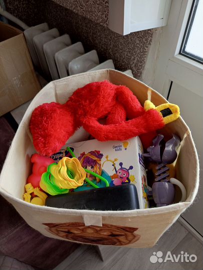 Коробка детских игрушек