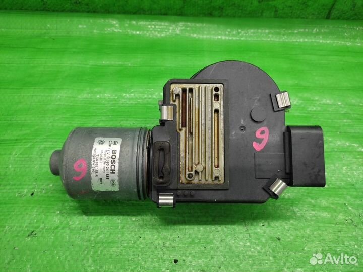 Мотор перед. дворников правый руль Touareg 07-10