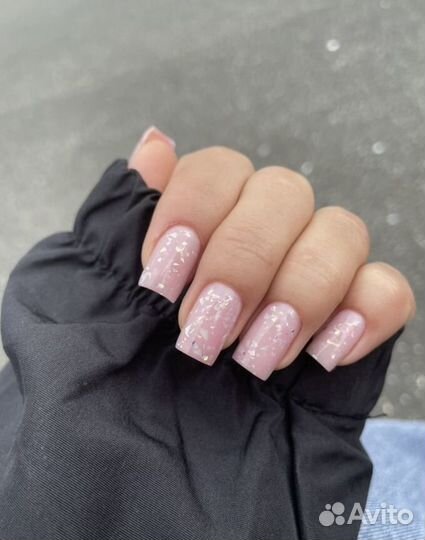 Модель на наращивание ногтей