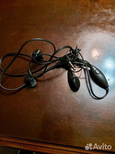 Проводные наушники