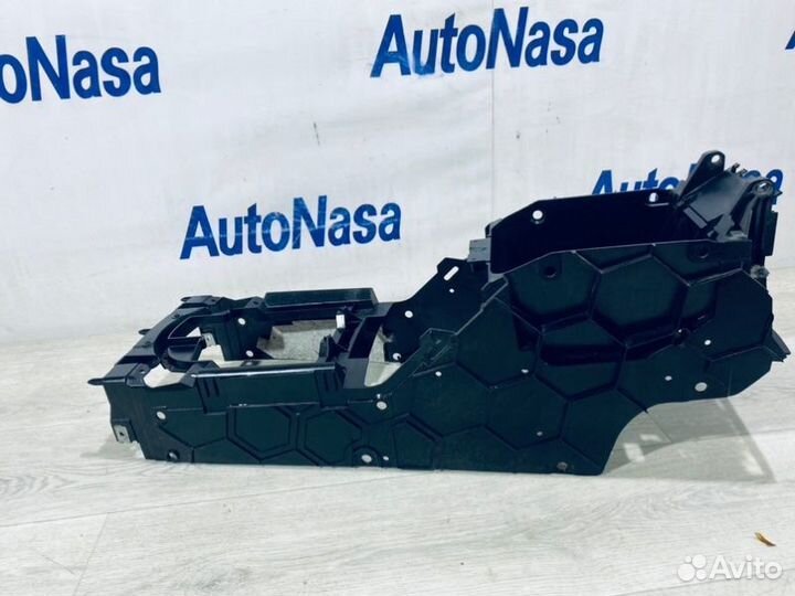 Консоль Land Rover Range Rover LM M62B44 2004