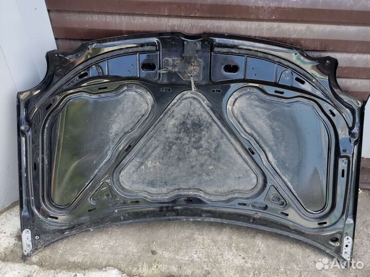 Капот на Volkswagen Polo 4