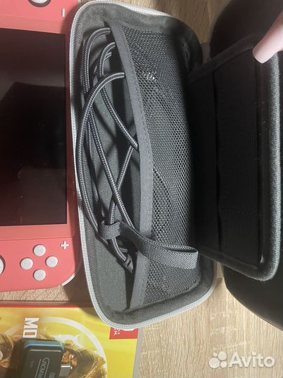 Nintendo switch lite +Mortal Kombat 11