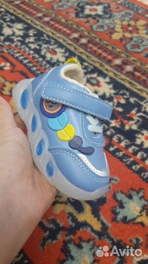 Кроссовки детские