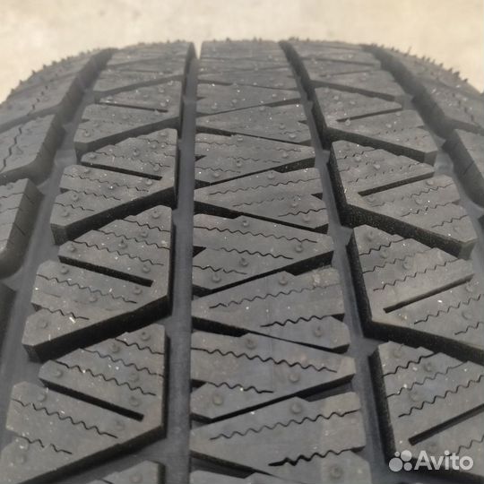 Bridgestone Blizzak DM-V3 245/45 R20 103T