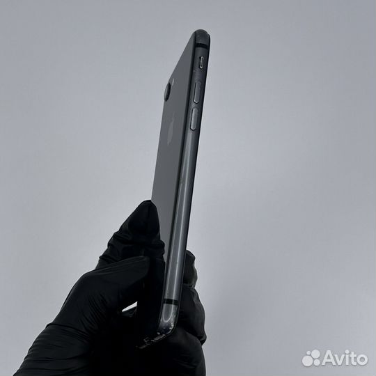 iPhone 8, 64 ГБ