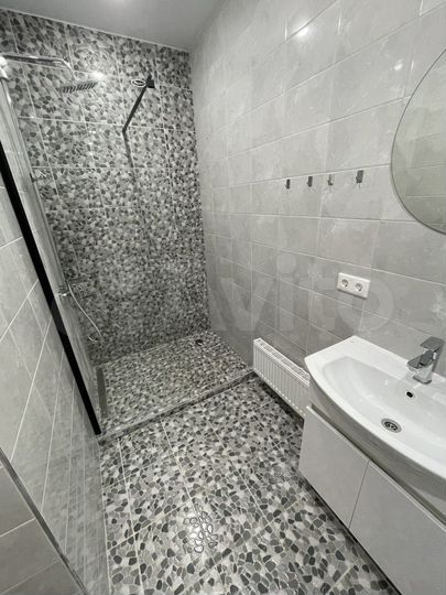 1-к. квартира, 42 м², 1/4 эт.