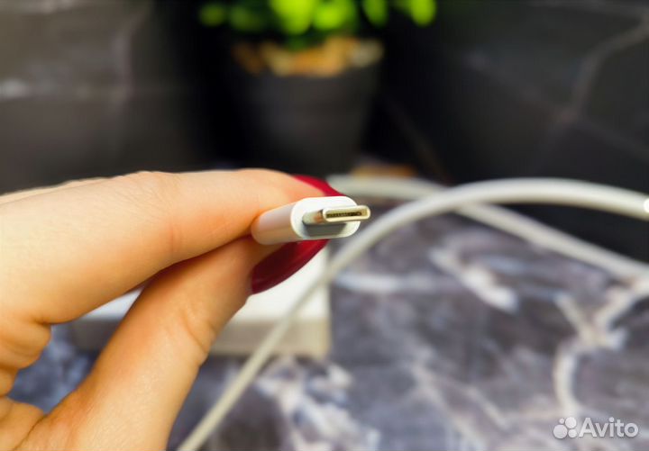 Беспроводная зарядка MagSafe 