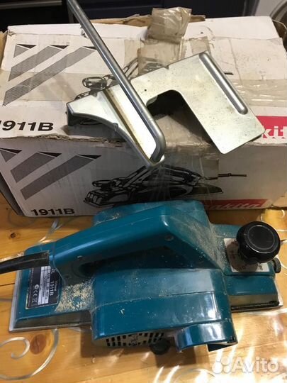 Рубанок makita 1911b