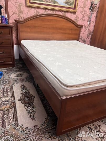 Спальный гарнитур