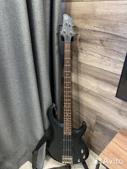 Бас гитара Ibanez BTB200