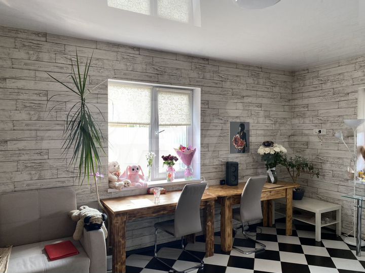 Коттедж 128 м² на участке 7 сот.