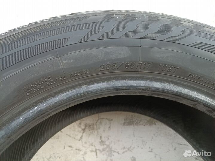 Yokohama IceGuard Stud IG65 235/65 R17 108T