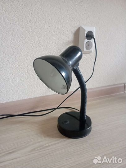 Лампа настольная