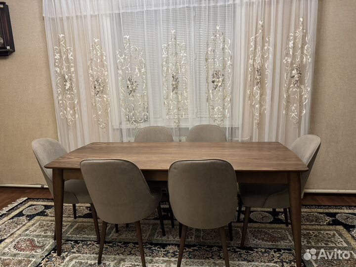 Стол со стульями в гостинную бу